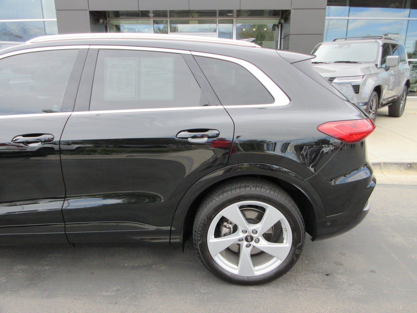 Used 2025 Audi Q5 Prestige AWD/4WD image 4
