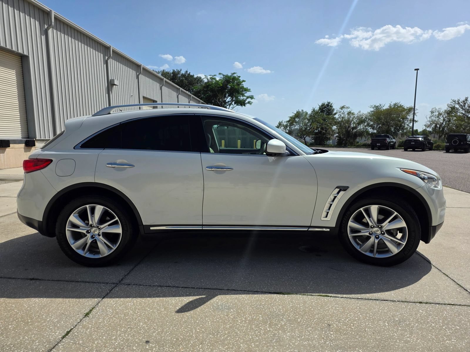 Used 2012 INFINITI FX35 2WD w/ Premium Pkg image 10