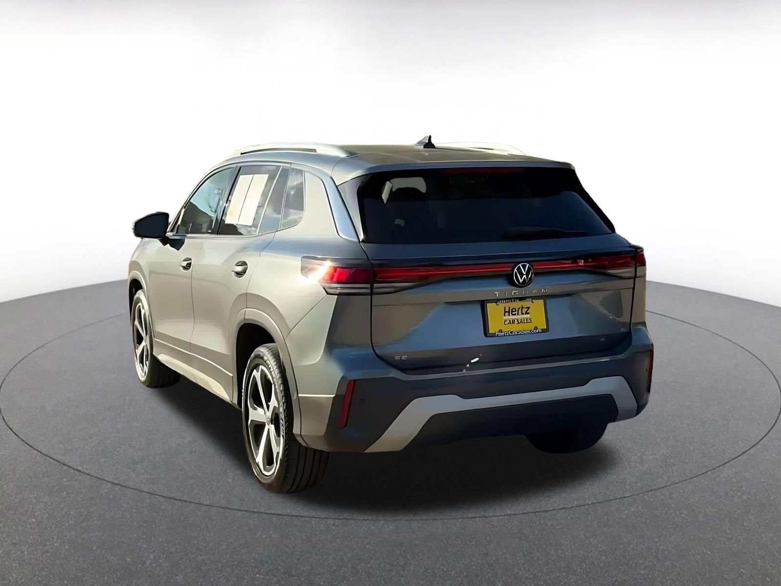 Used 2026 Volkswagen Tiguan SE AWD/4WD image 10