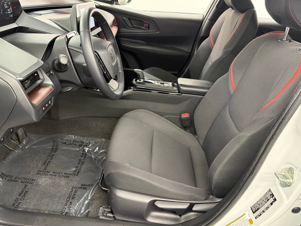 Used 2024 Toyota Prius Prime SE image 16