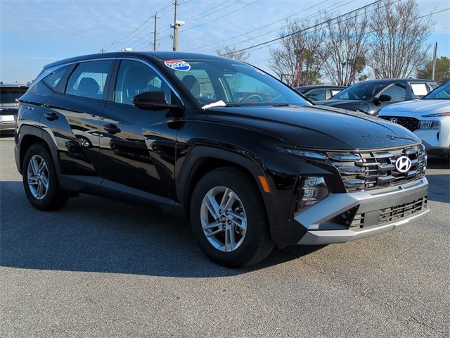 New 2025 Hyundai Tucson SE image 3