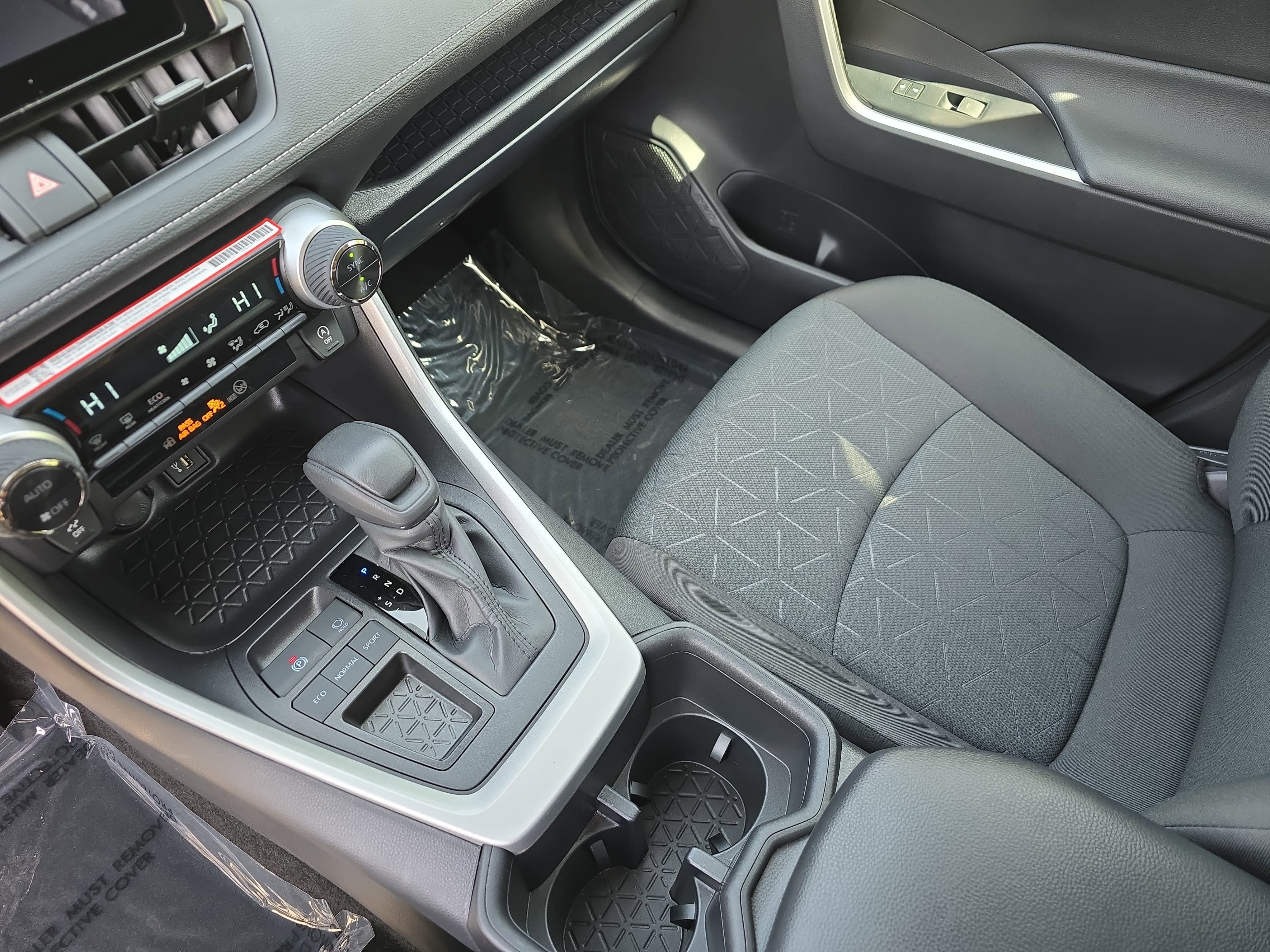 Used 2025 Toyota RAV4 XLE w/ Convenience Package image 27