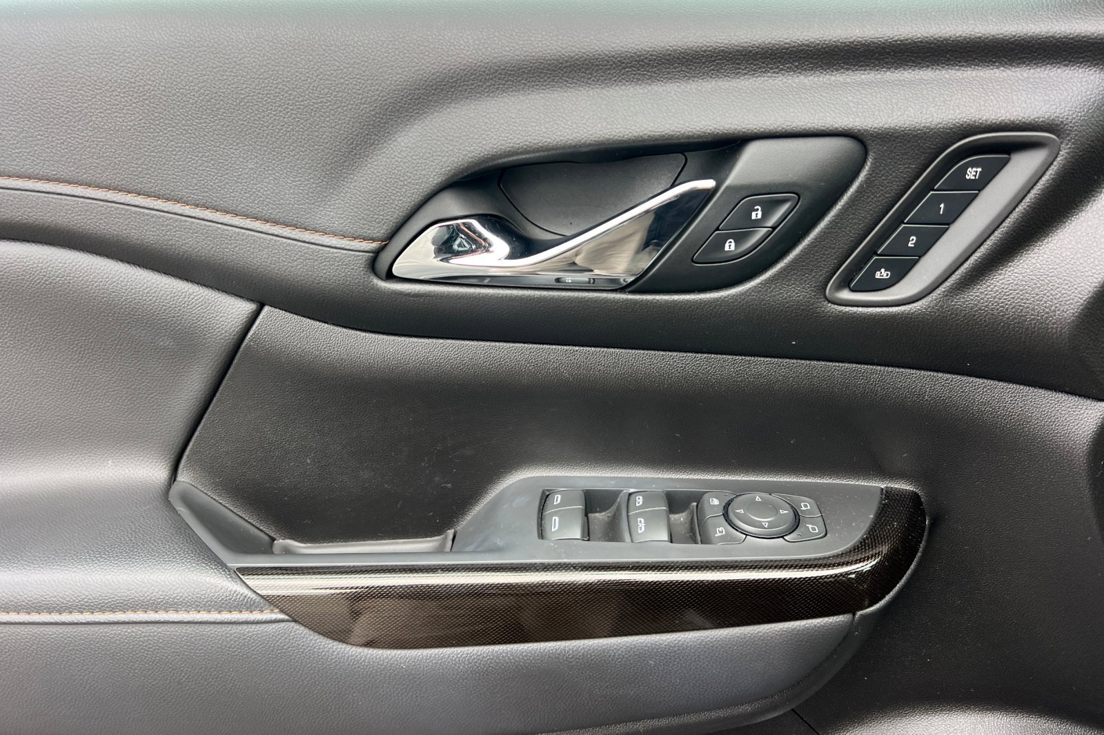 Used 2023 GMC Acadia AT4 w/ Technology Package image 11