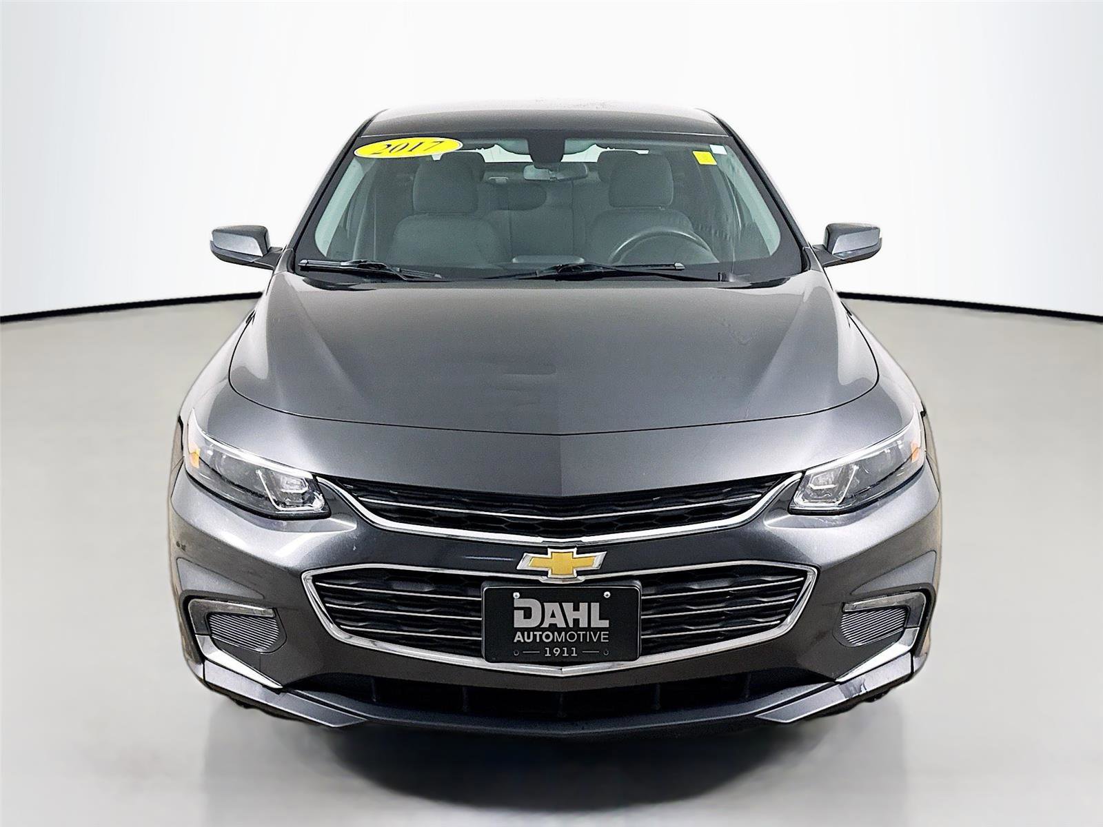 Used 2017 Chevrolet Malibu LT image 3