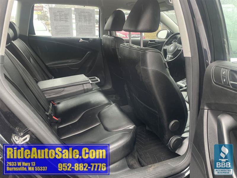 Used 2010 Volkswagen Passat Komfort FWD image 16
