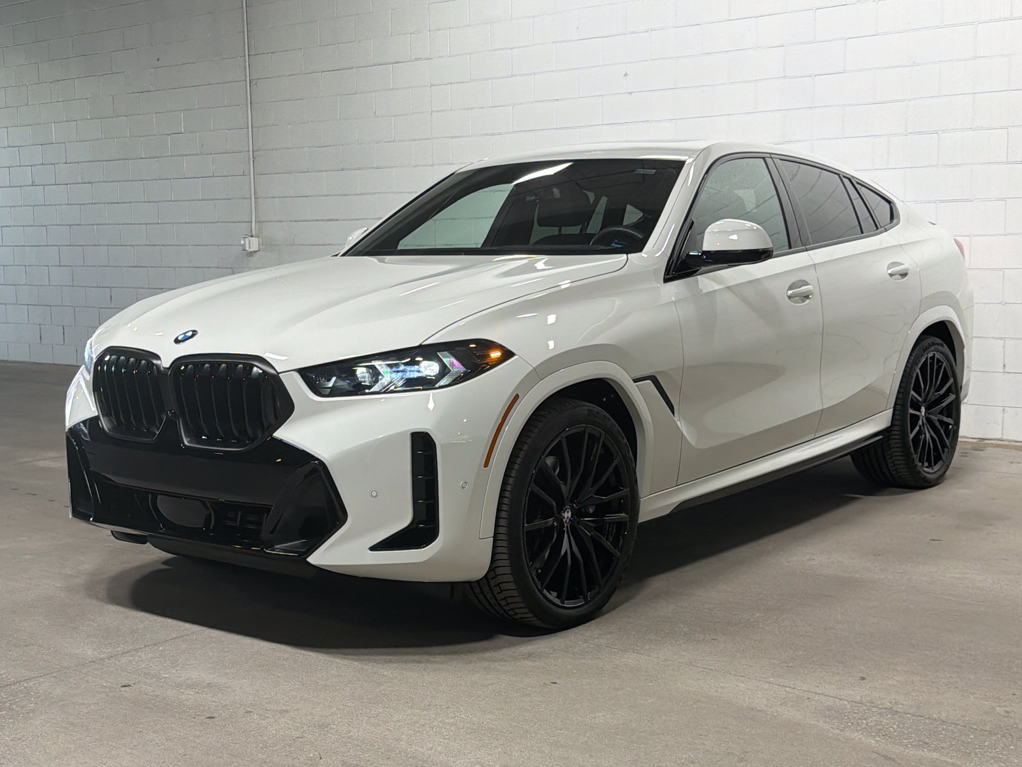 Used 2024 BMW X6 xDrive40i w/ Executive Package AWD/4WD image 1