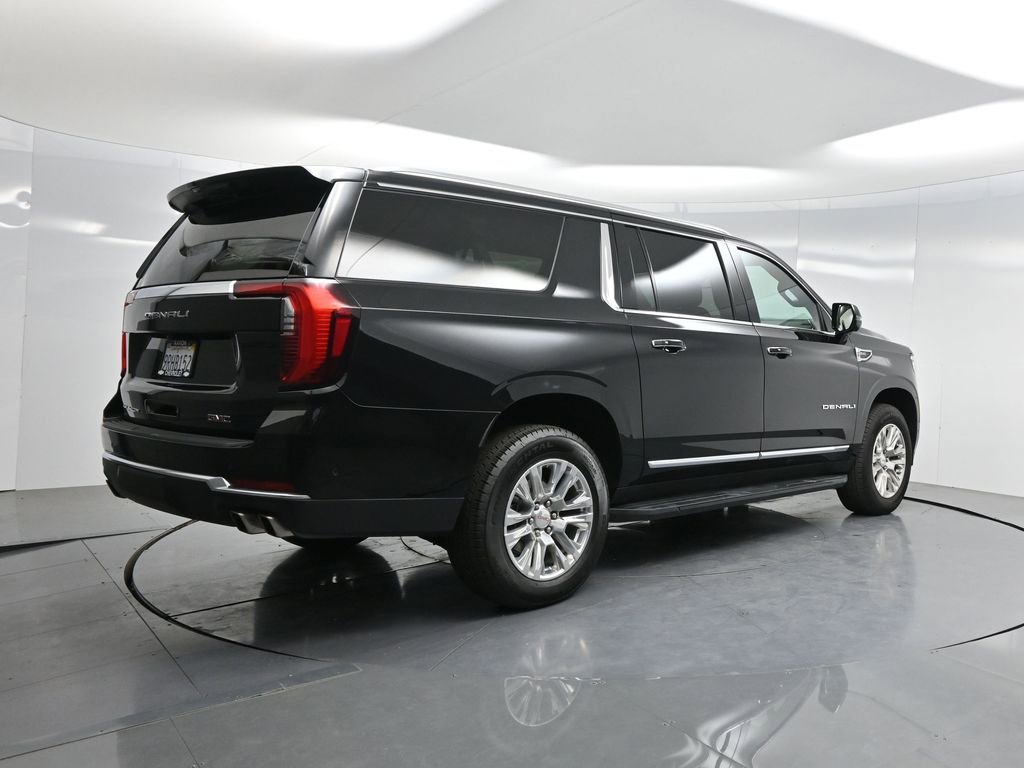Used 2025 GMC Yukon XL Denali image 7
