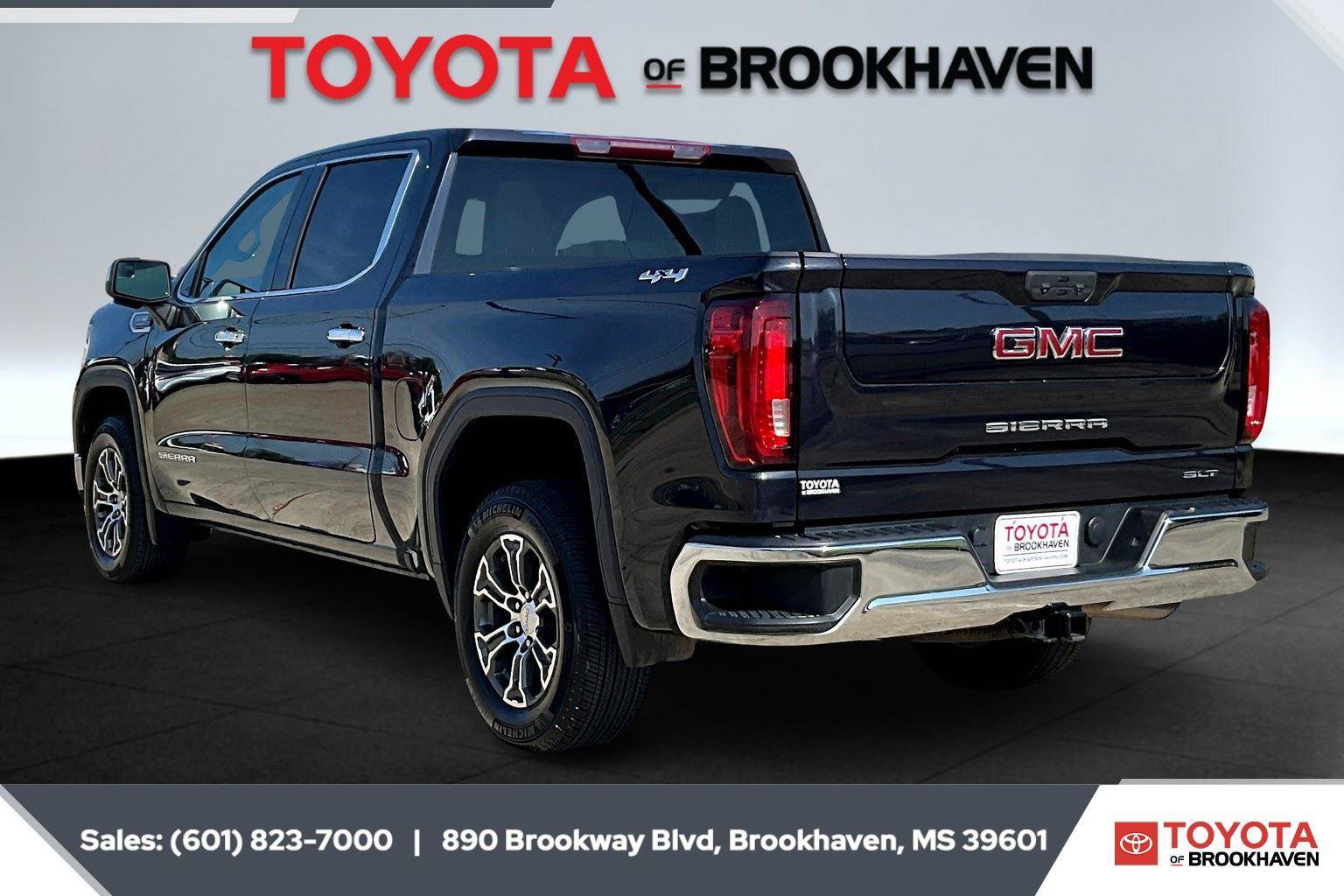 Used 2024 GMC Sierra 1500 SLT AWD/4WD image 2