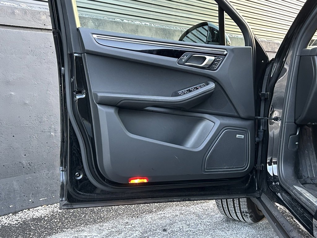 Certified 2020 Porsche Macan S image 20