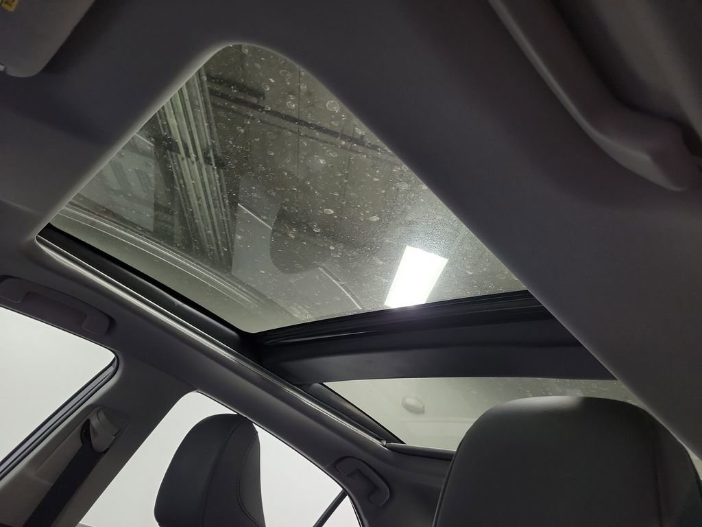 Used 2020 Toyota Camry XLE image 14