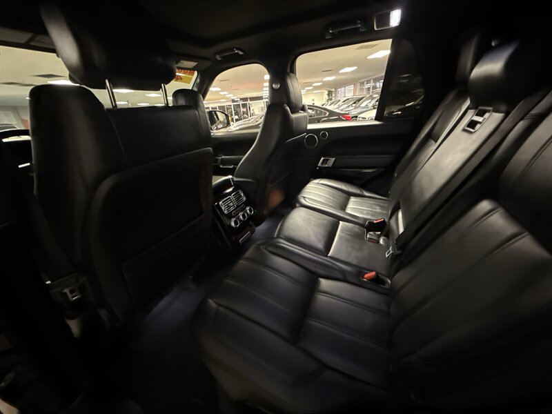 Used 2015 Land Rover Range Rover HSE AWD/4WD image 29