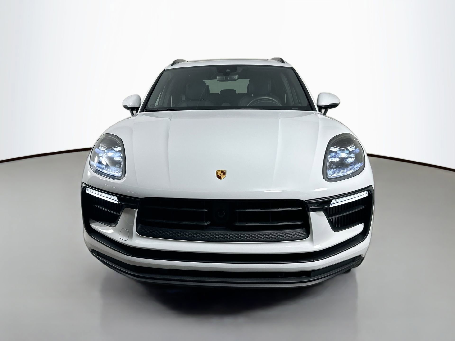 Certified 2024 Porsche Macan S image 10