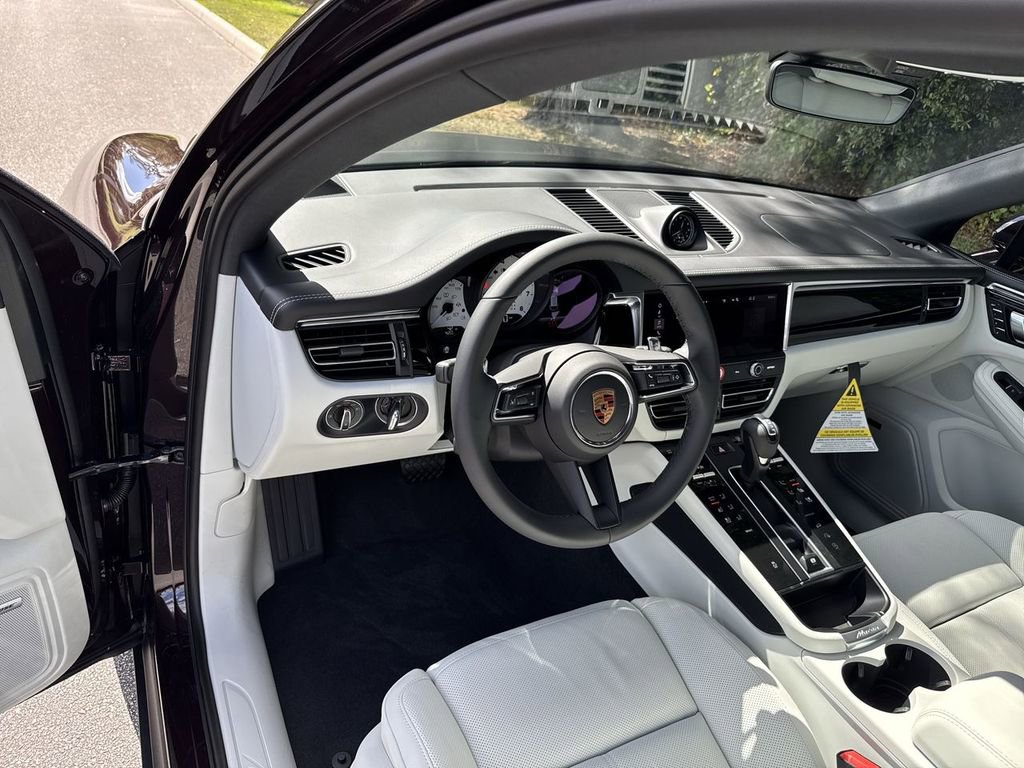 New 2026 Porsche Macan image 12