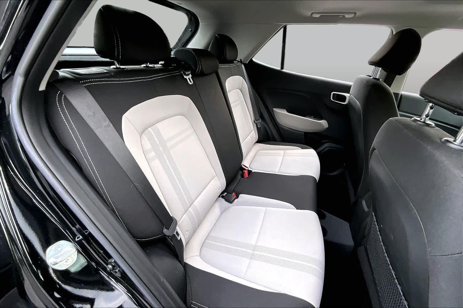 Used 2023 Hyundai Venue SEL w/ Cargo Package FWD image 21