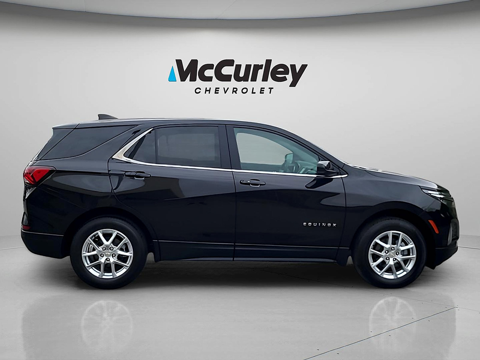 Used 2024 Chevrolet Equinox LT AWD/4WD image 8