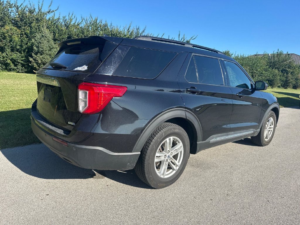Used 2020 Ford Explorer XLT w/ Comfort Package AWD/4WD image 12