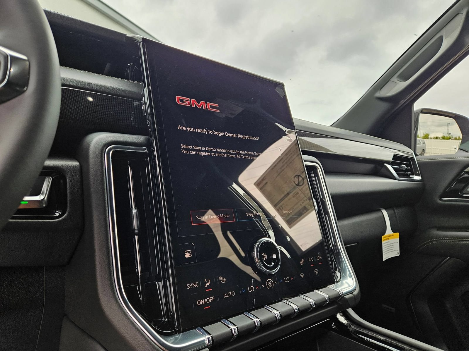 New 2026 GMC Yukon Elevation AWD/4WD image 15