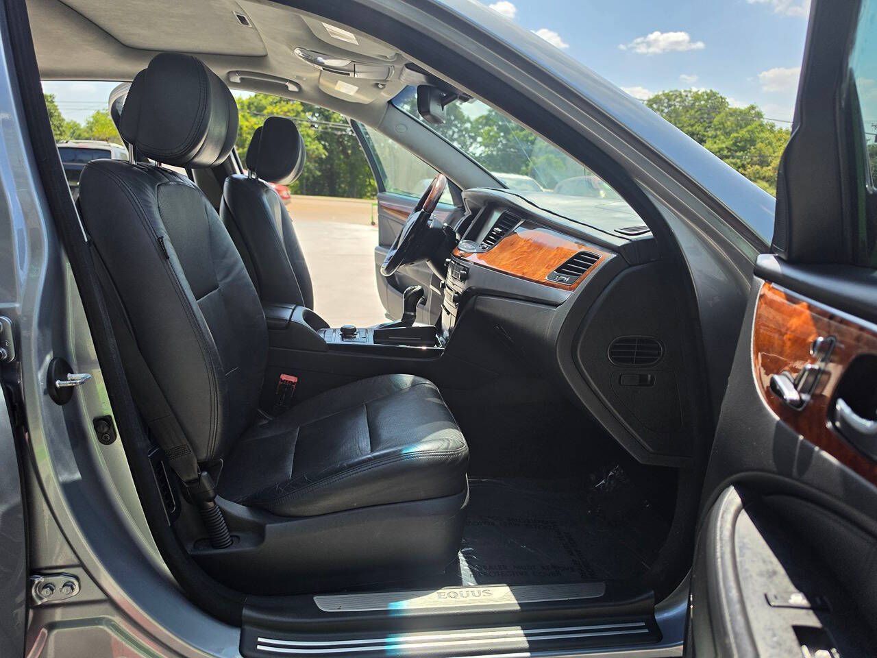 Used 2016 Hyundai Equus Signature RWD image 31