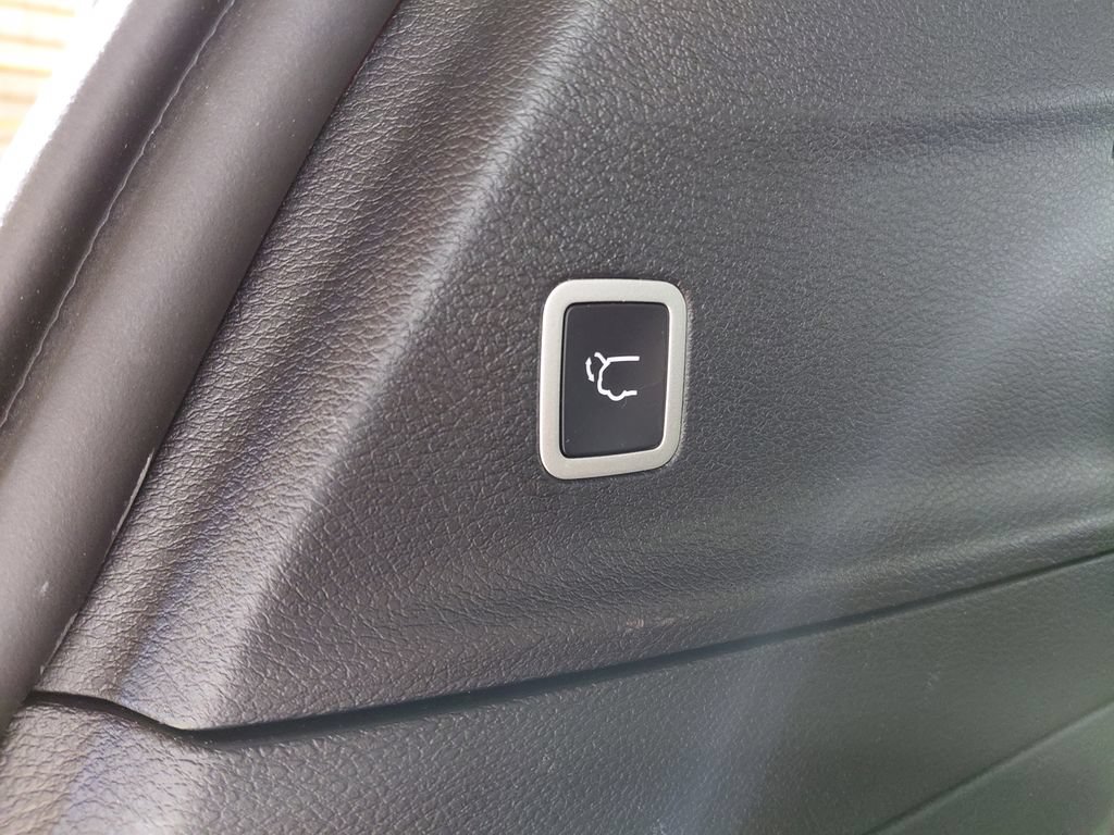 Used 2025 Chrysler Pacifica Limited w/ Uconnect Theater Family Group AWD/4WD image 56