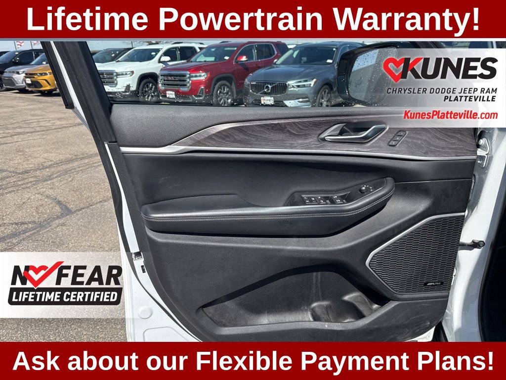 Used 2022 Jeep Grand Cherokee Limited 4xe image 12