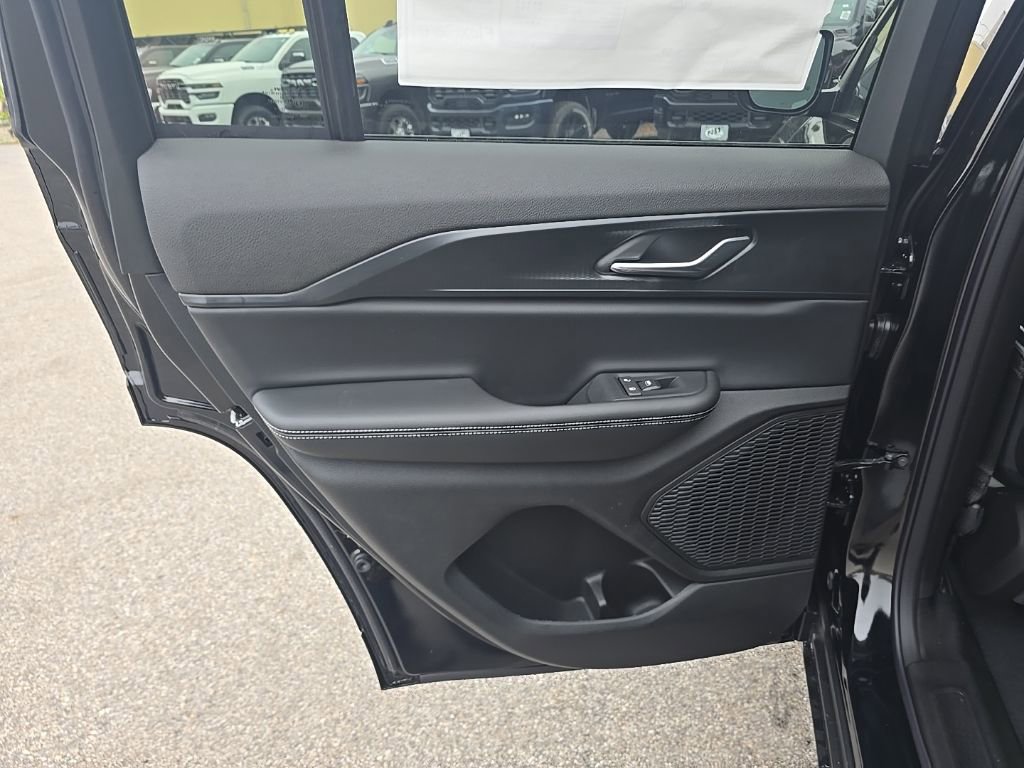 New 2025 Jeep Grand Cherokee Laredo X image 15