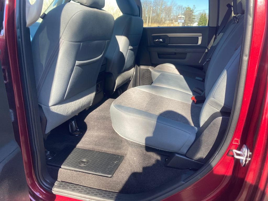 Used 2017 RAM 1500 Classic SLT w/ SLT Plus D￩cor Group AWD/4WD image 29