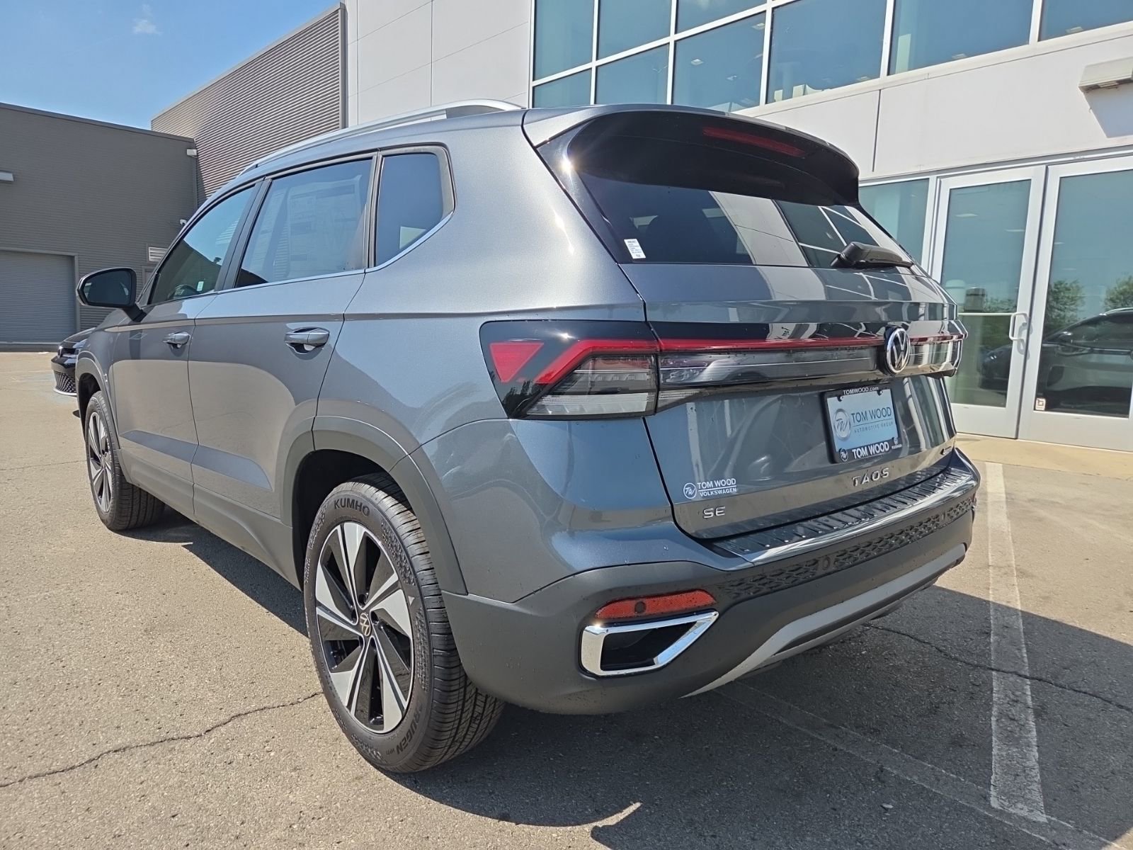 New 2026 Volkswagen Taos SE AWD/4WD image 9