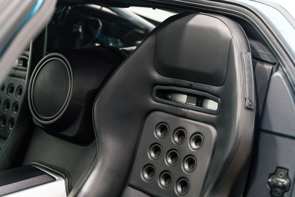Used 2006 Ford GT RWD image 10