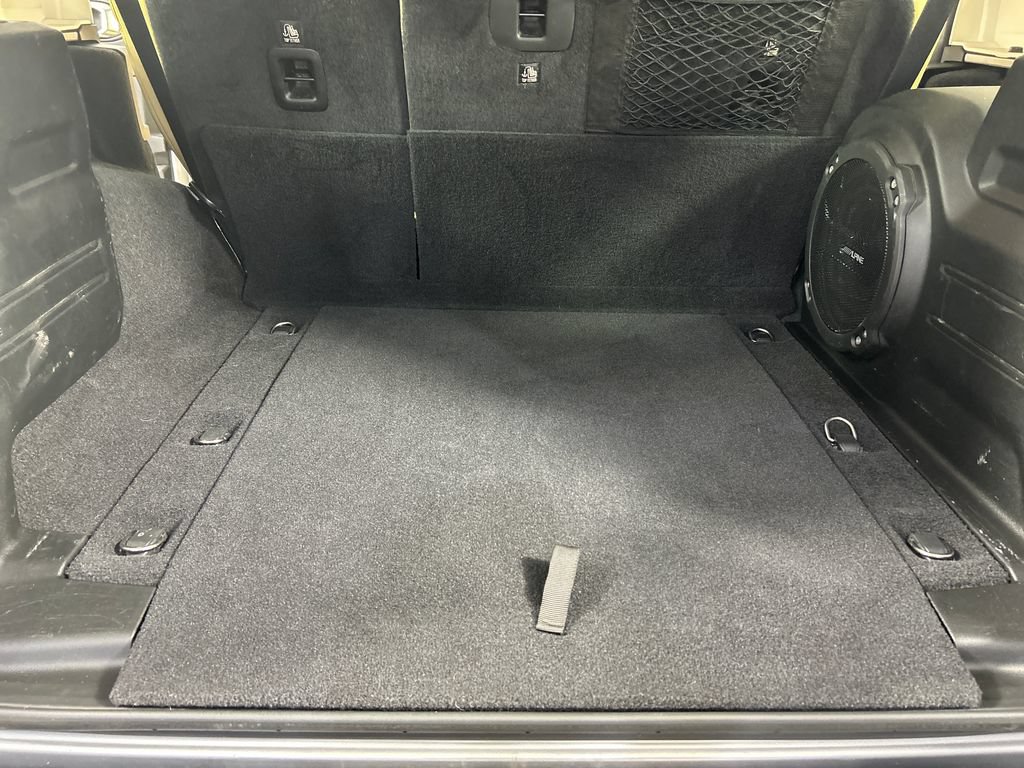 Used 2018 Jeep Wrangler Unlimited Sahara AWD/4WD image 21