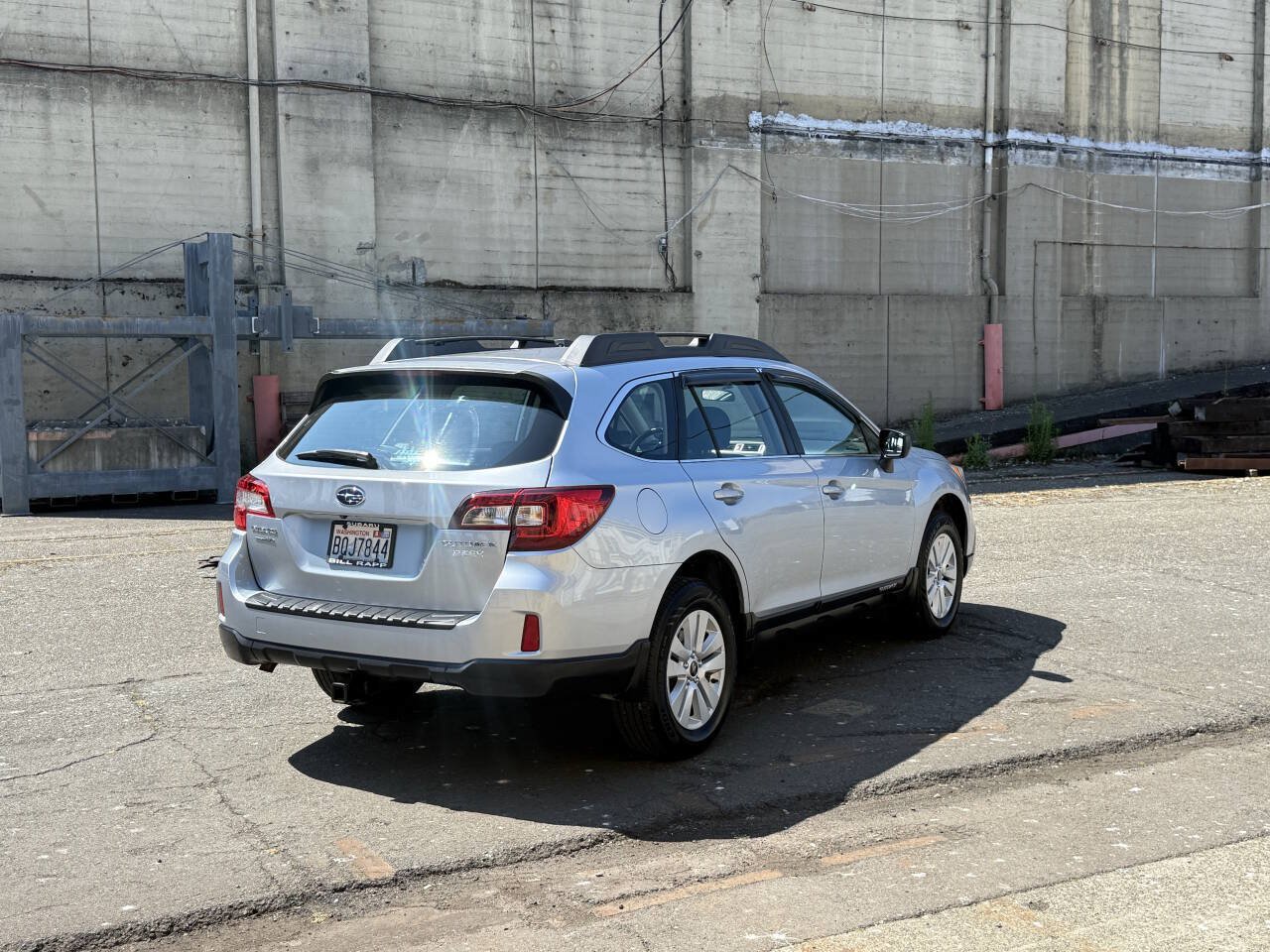 Used 2017 Subaru Outback 2.5i AWD/4WD image 10