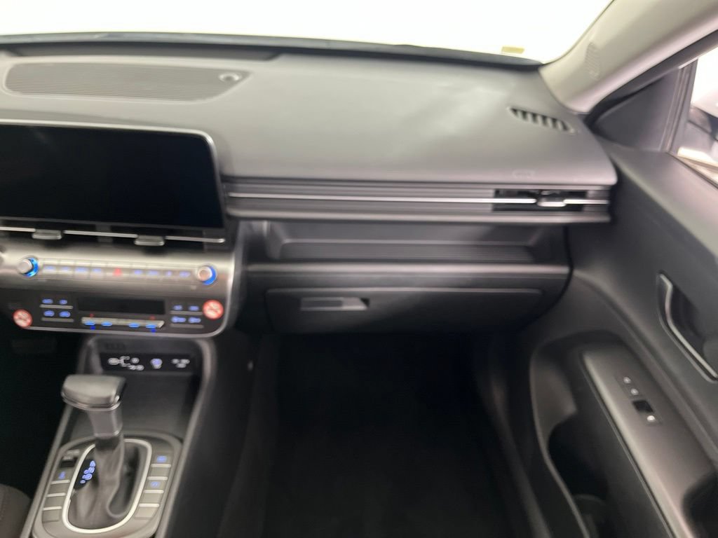 Used 2025 Hyundai Kona SEL AWD/4WD image 16