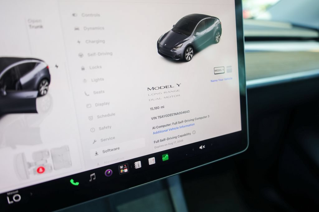 Used 2022 Tesla Model Y Long Range AWD/4WD image 17