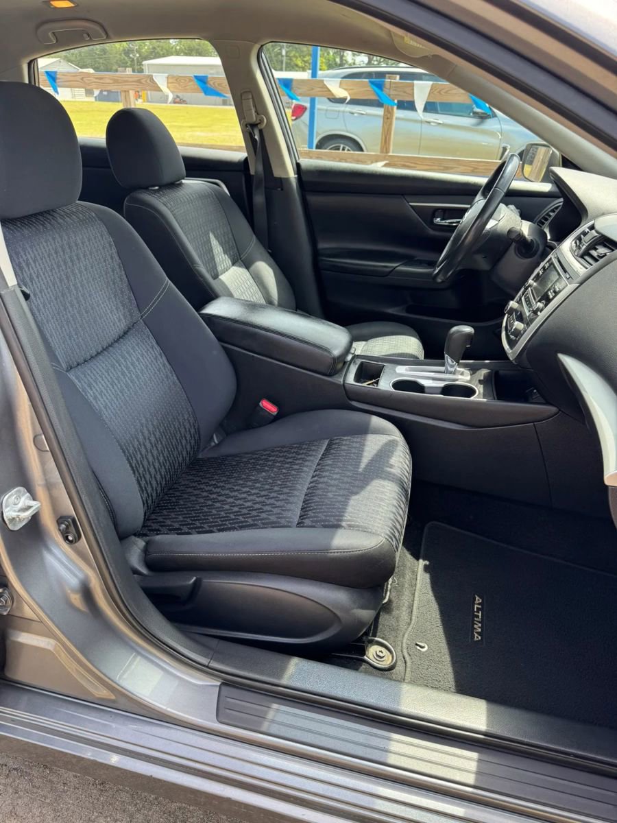 Used 2017 Nissan Altima 2.5 SV image 11