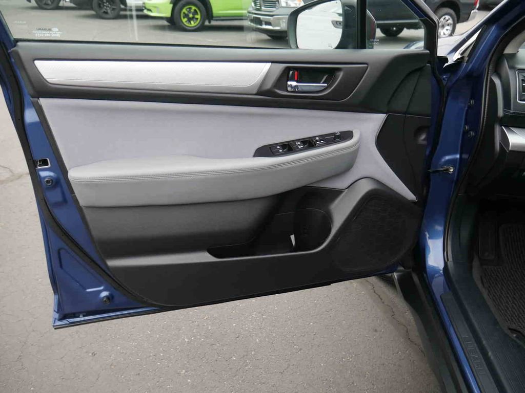 Used 2019 Subaru Outback 2.5i Premium image 24