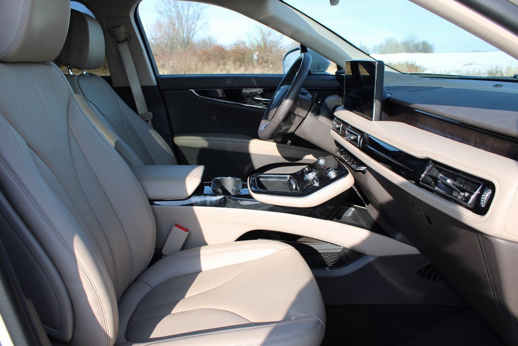 Used 2023 Lincoln Nautilus Reserve w/ Cargo Utility Package image 18