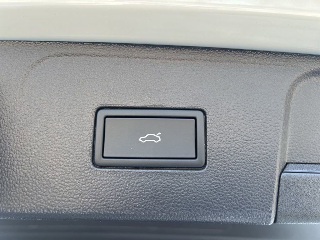 New 2026 Volkswagen Atlas Peak Edition image 11