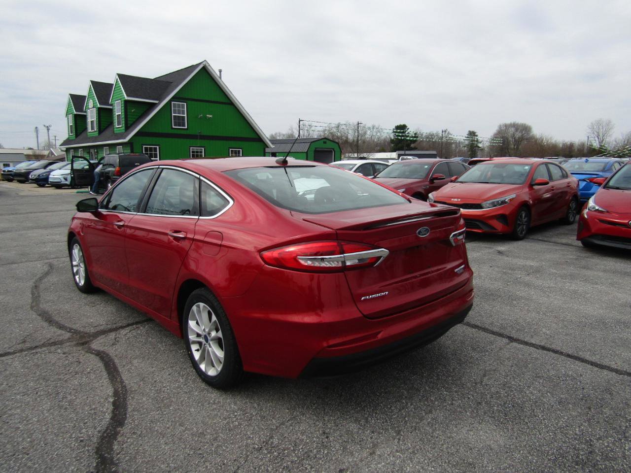 Used 2020 Ford Fusion Energi Titanium FWD image 5
