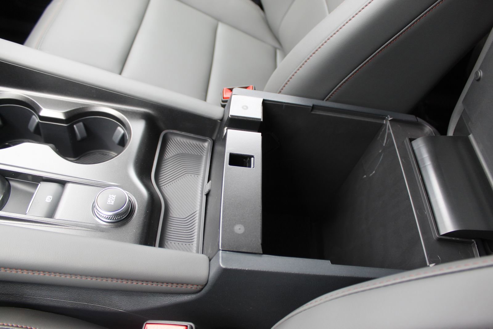 New 2026 Ford Explorer Active image 29