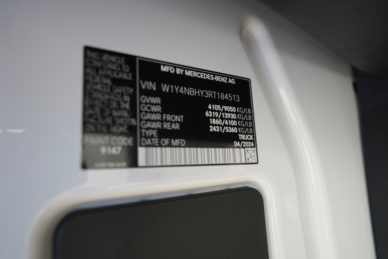 Used 2024 Mercedes-Benz Sprinter 2500 image 21