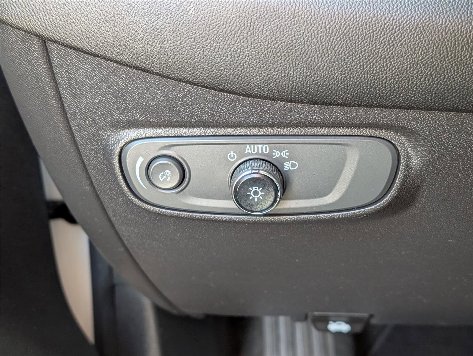 Used 2022 Chevrolet Equinox LT AWD/4WD image 21