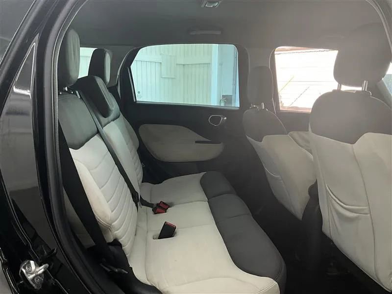 Used 2014 FIAT 500L Easy image 11