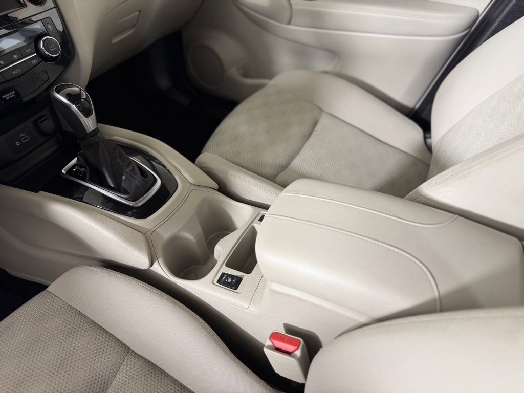 Used 2021 Nissan Rogue Sport SV image 18