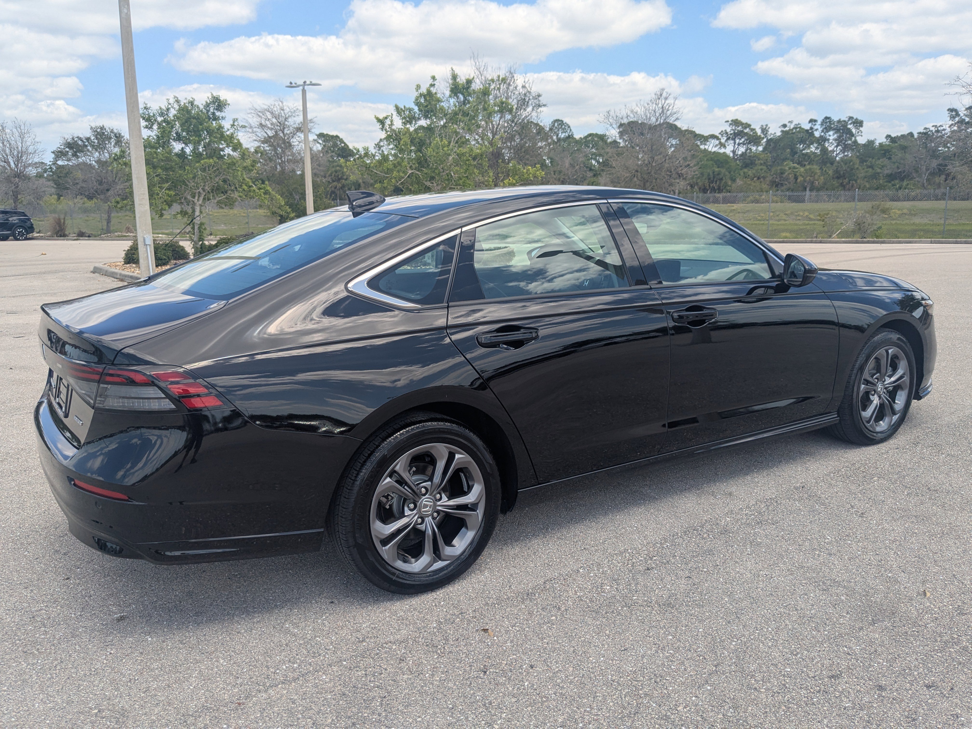 Used 2025 Honda Accord EX-L image 5