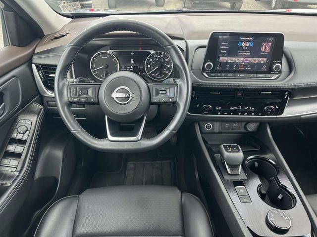 Used 2022 Nissan Rogue SV w/ SV Premium Package image 18