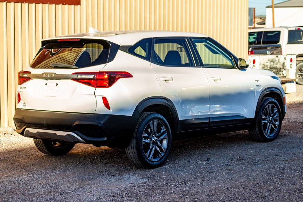 Used 2023 Kia Seltos LX image 3