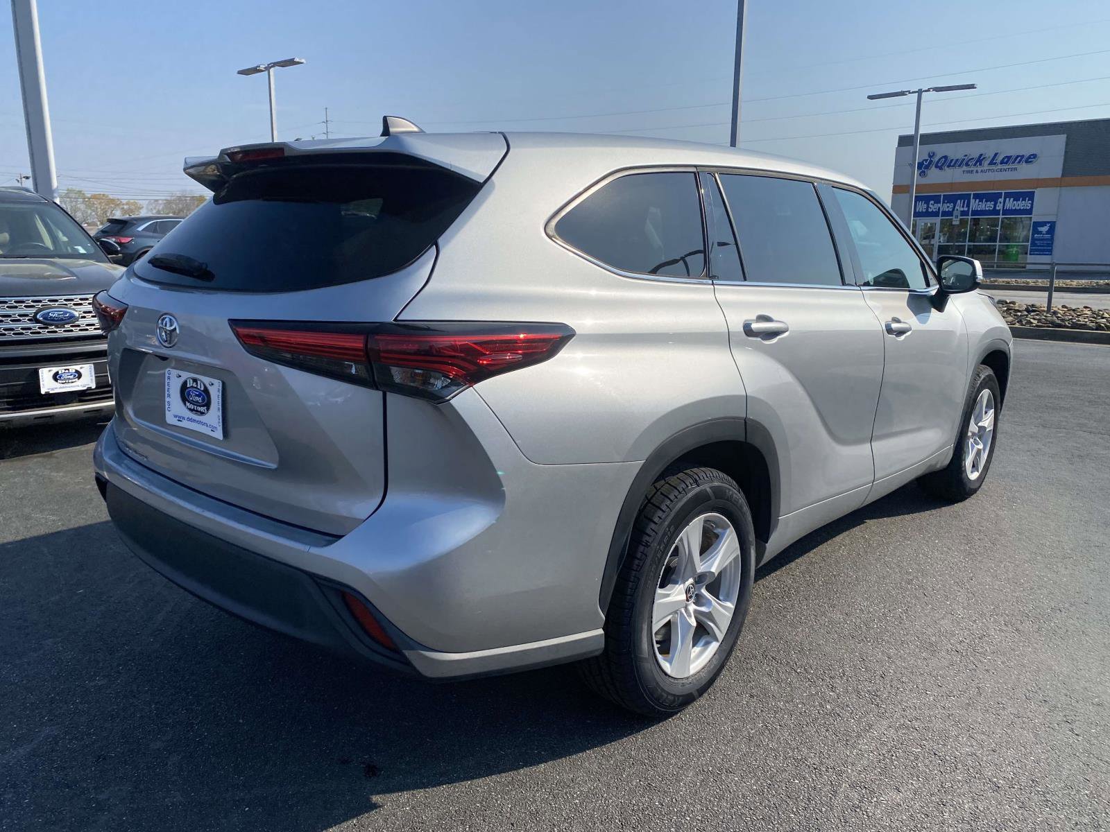 Used 2022 Toyota Highlander L FWD image 7