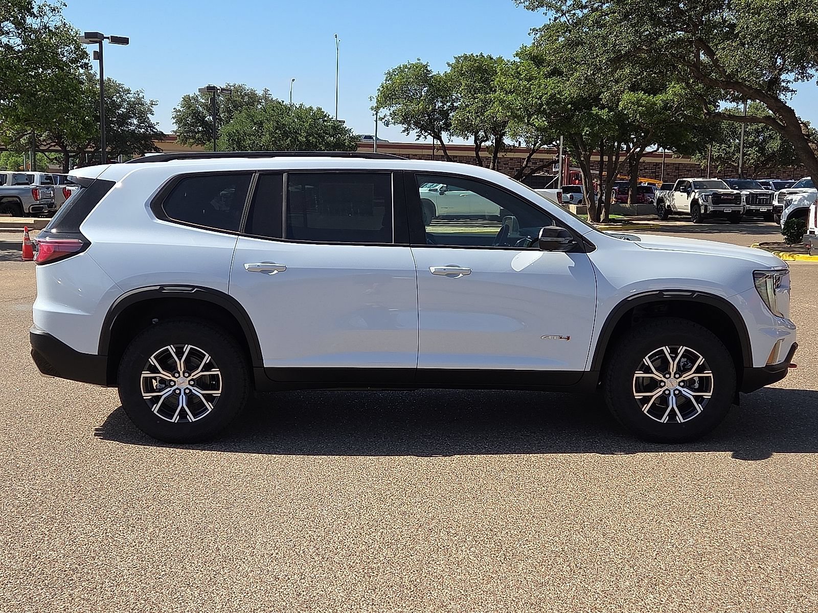 New 2026 GMC Acadia AT4 w/ Luxury Package AWD/4WD image 5