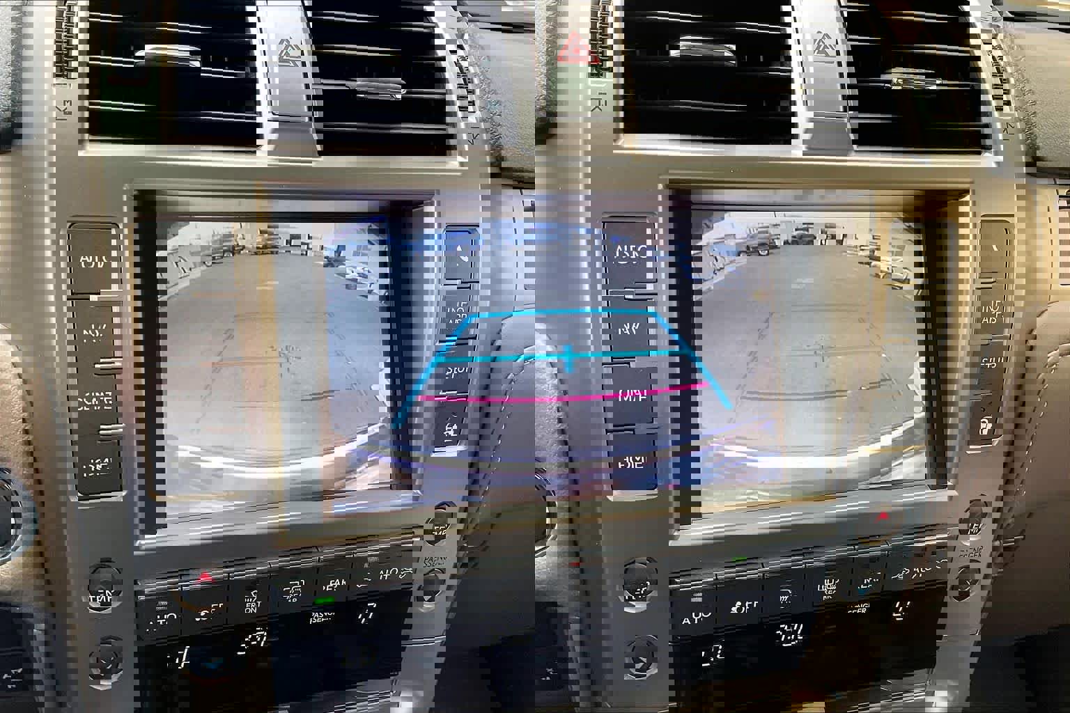 Used 2017 Lexus GX 460 Premium w/ Premium Package image 24