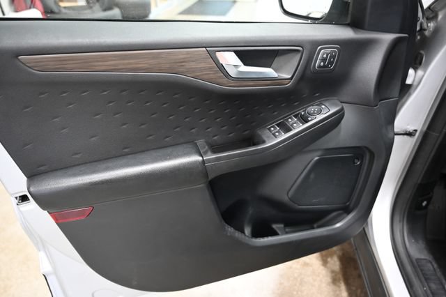Used 2020 Ford Escape Titanium AWD/4WD image 29