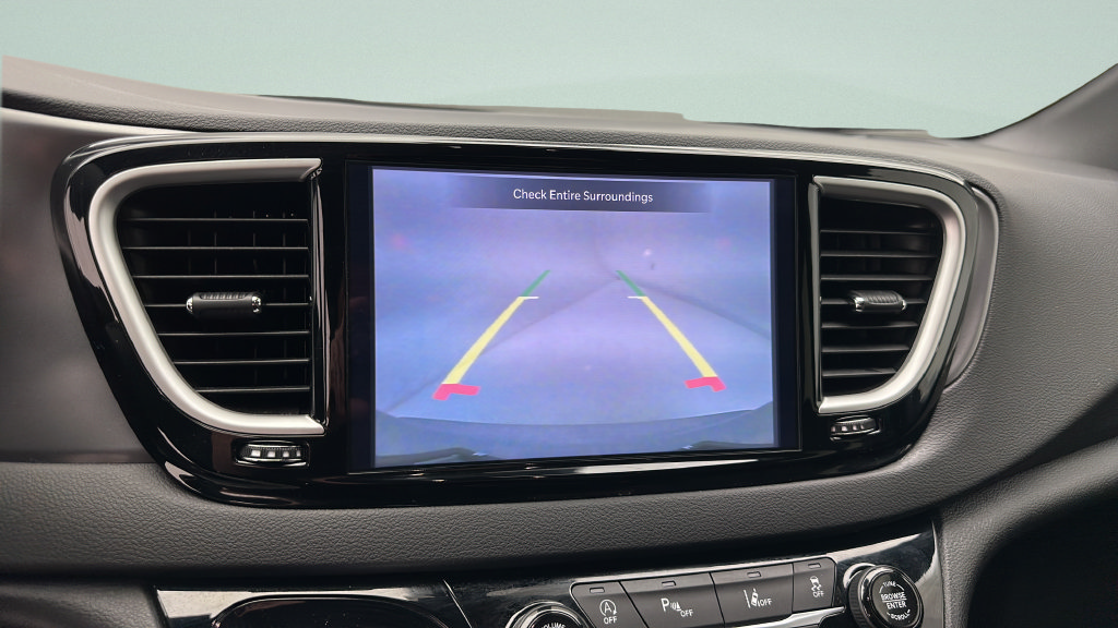 Used 2026 Chrysler Pacifica Select FWD image 17
